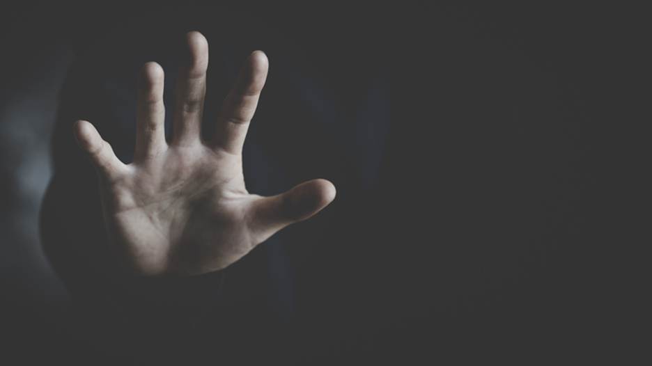 A hand with fingers extended
AI-generated content may be incorrect.